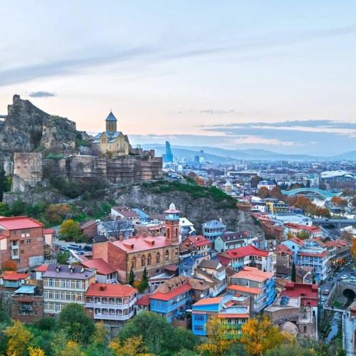 جورجيا سياحة بنات: ماذا تقدم للسائحين؟ جورجيا سياحة بنات: ماذا تقدم للسائحين؟