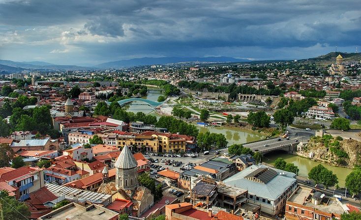 حديقة ميرتشكوف: واحة خضراء في وسط تبليسي حديقة ميرتشكوف: واحة خضراء في وسط تبليسي