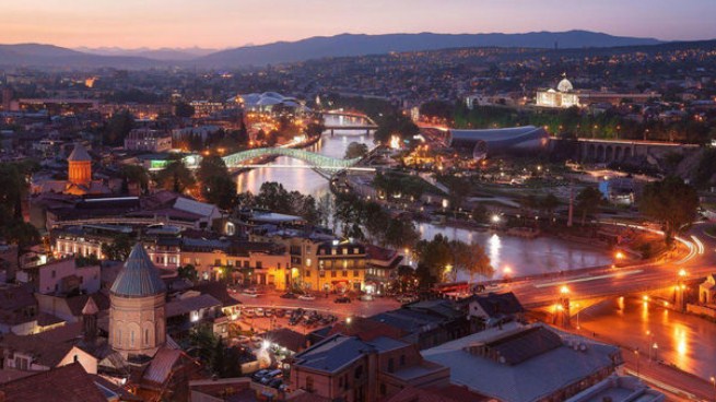 استمتع بجمال الطبيعة في جورجيا سياحة بنات استمتع بجمال الطبيعة في جورجيا سياحة بنات