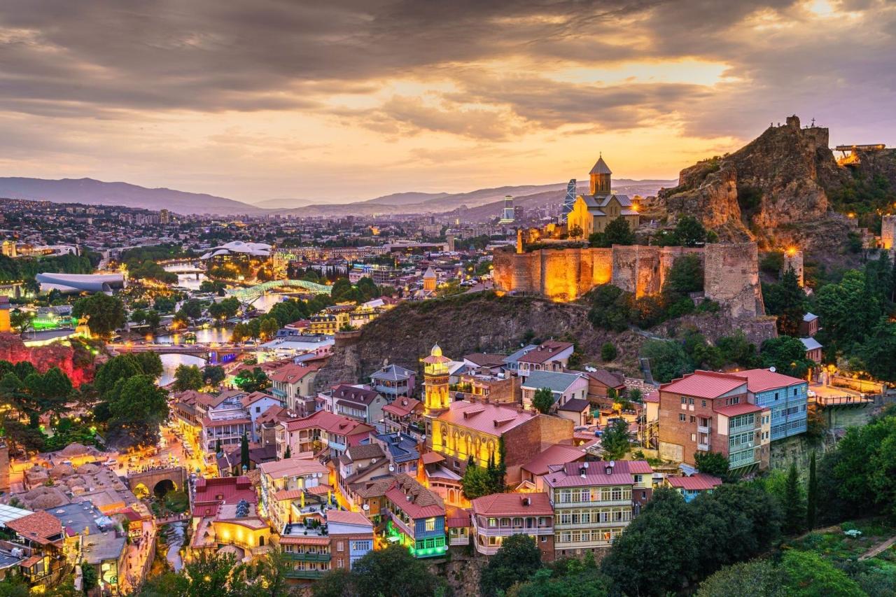 استكشاف ثقافة وتاريخ سياحة جورجيا القديمة استكشاف ثقافة وتاريخ سياحة جورجيا القديمة