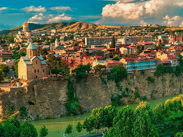 جمال الطبيعة والتنوع الثقافي في سياحة جورجيا جمال الطبيعة والتنوع الثقافي في سياحة جورجيا